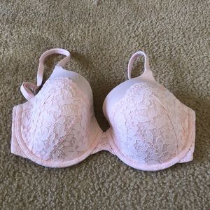 2 32DDD gently used Victoria’s Secret Bras